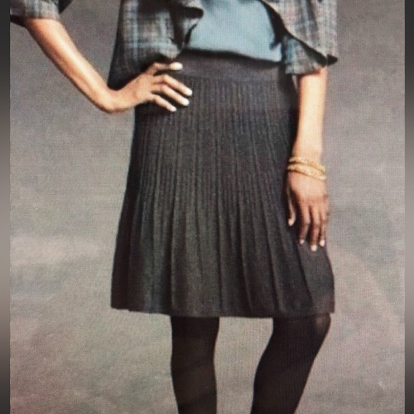 CAbi Vogue 503 ribbed knitted skirt charcoal gray - Picture 3 of 9